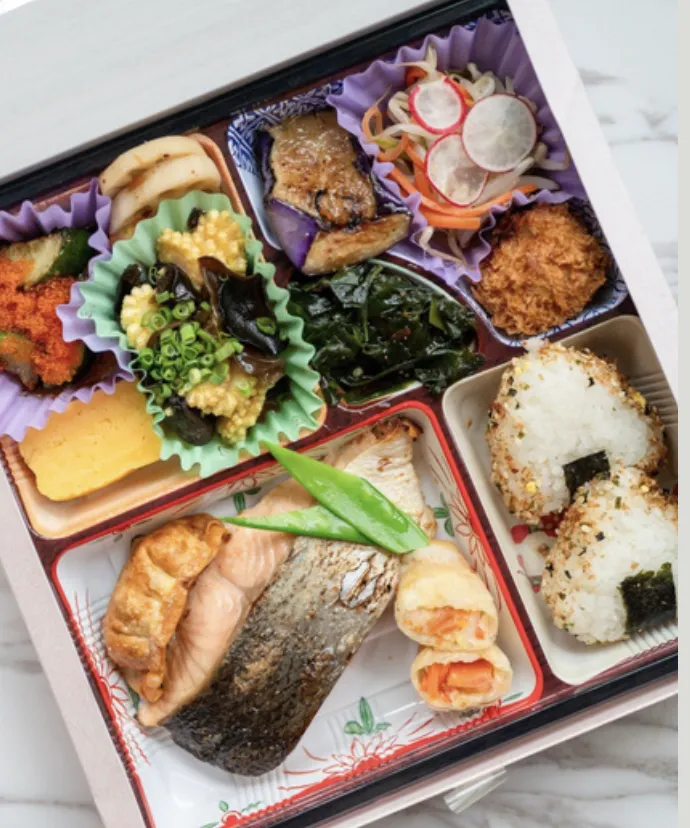 Shokado Bento box with compartments for various dishes